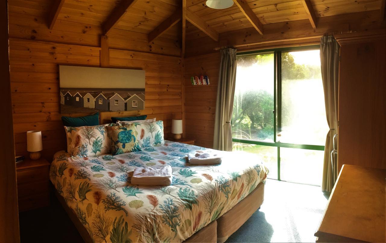 Sandpiper Ocean Cottages Бичено Екстериор снимка